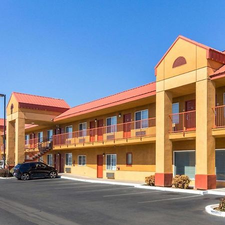 Quality Inn Fresno Near University מראה חיצוני תמונה