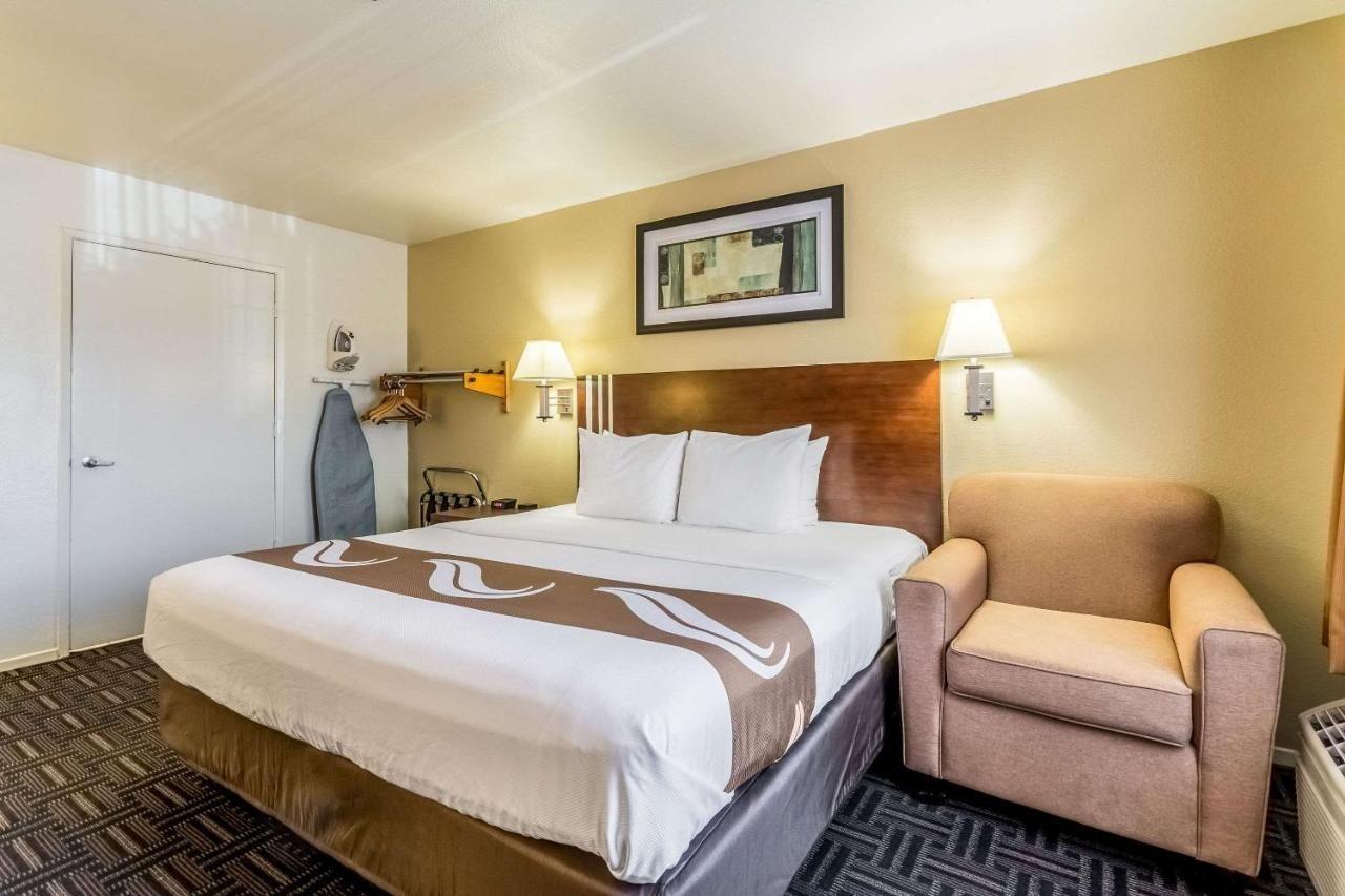 Quality Inn Fresno Near University מראה חיצוני תמונה