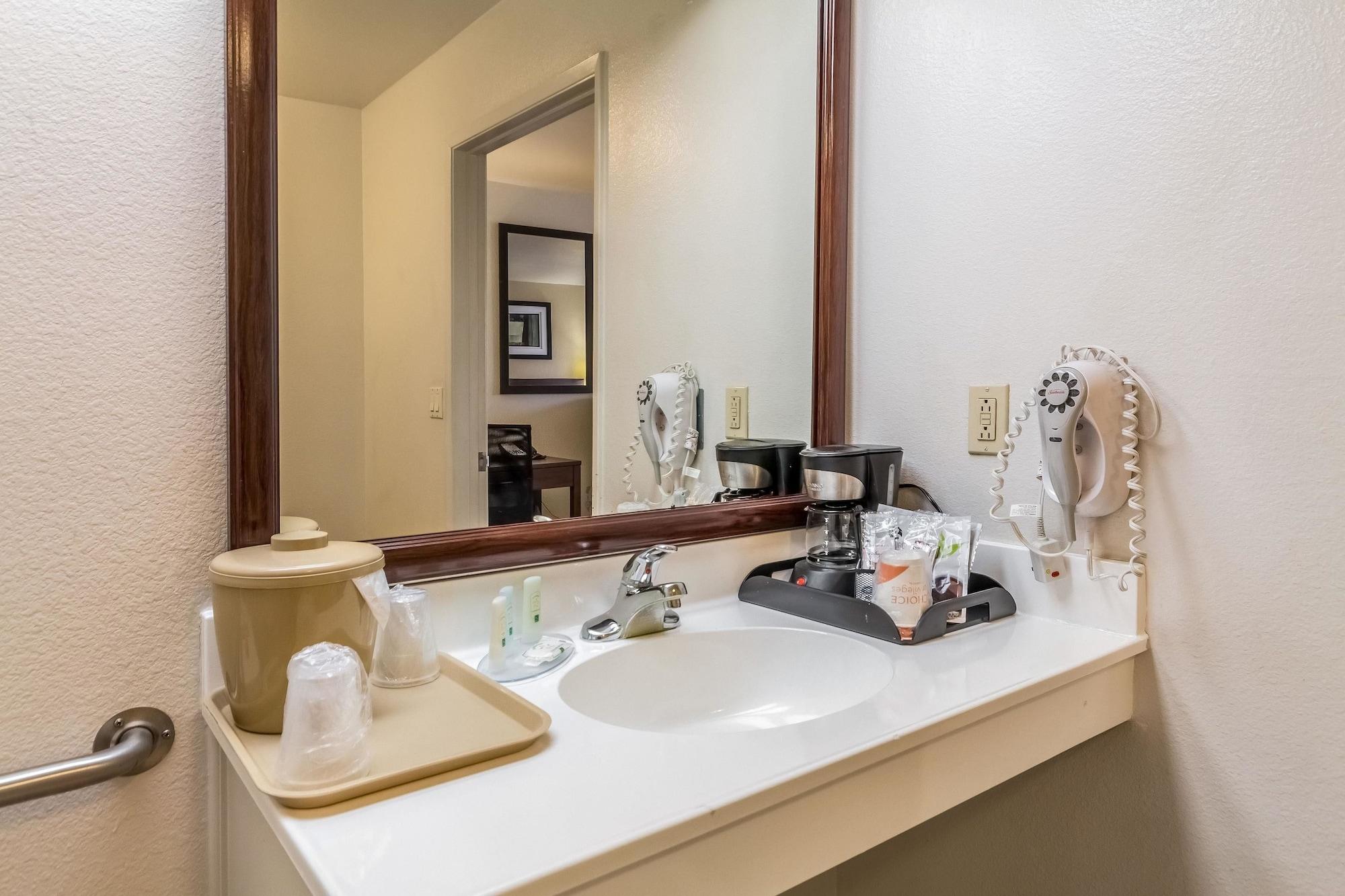 Quality Inn Fresno Near University מראה חיצוני תמונה