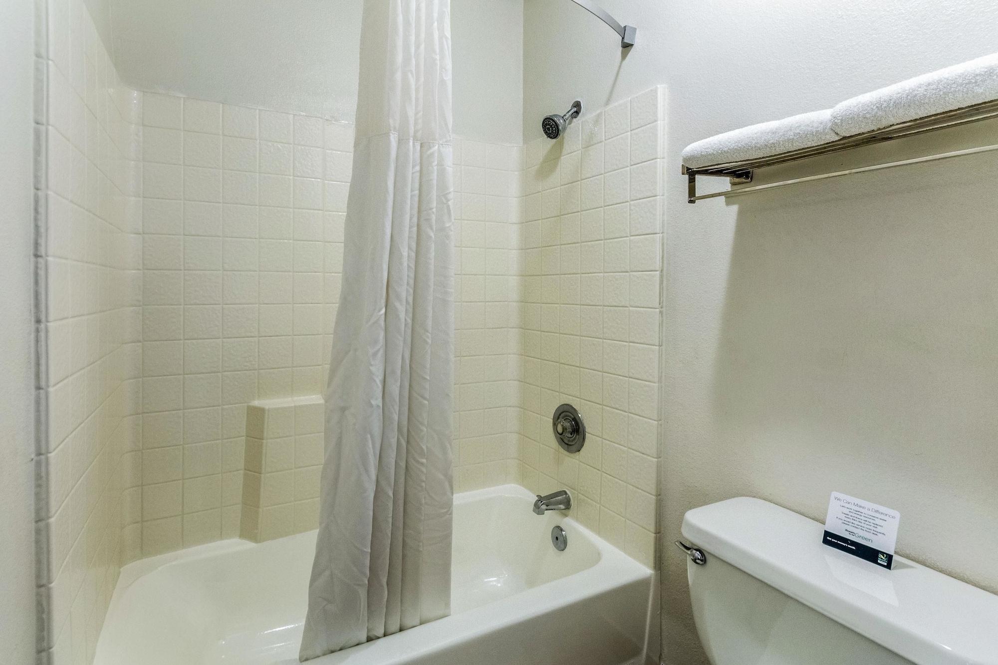 Quality Inn Fresno Near University מראה חיצוני תמונה