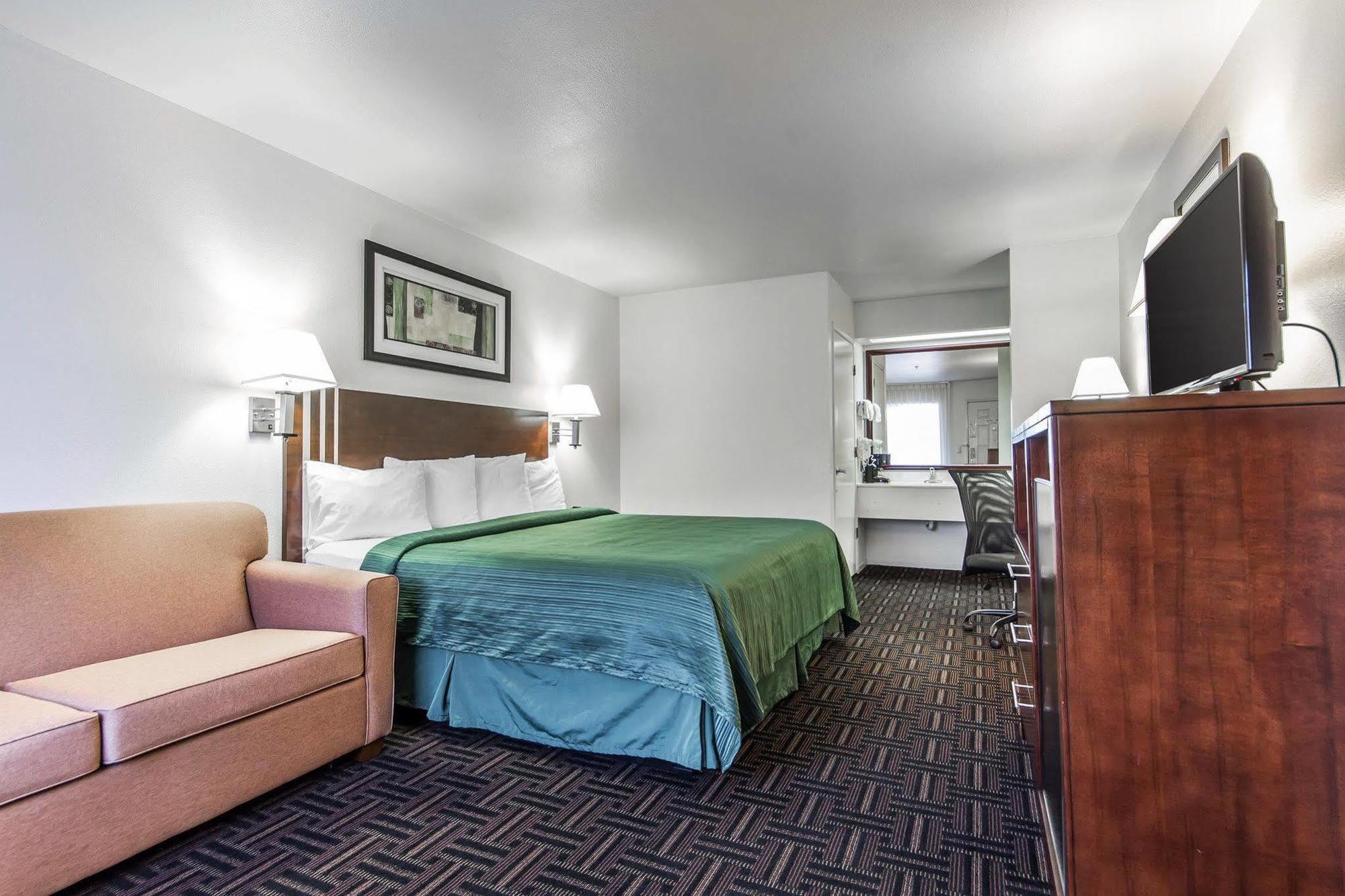 Quality Inn Fresno Near University מראה חיצוני תמונה