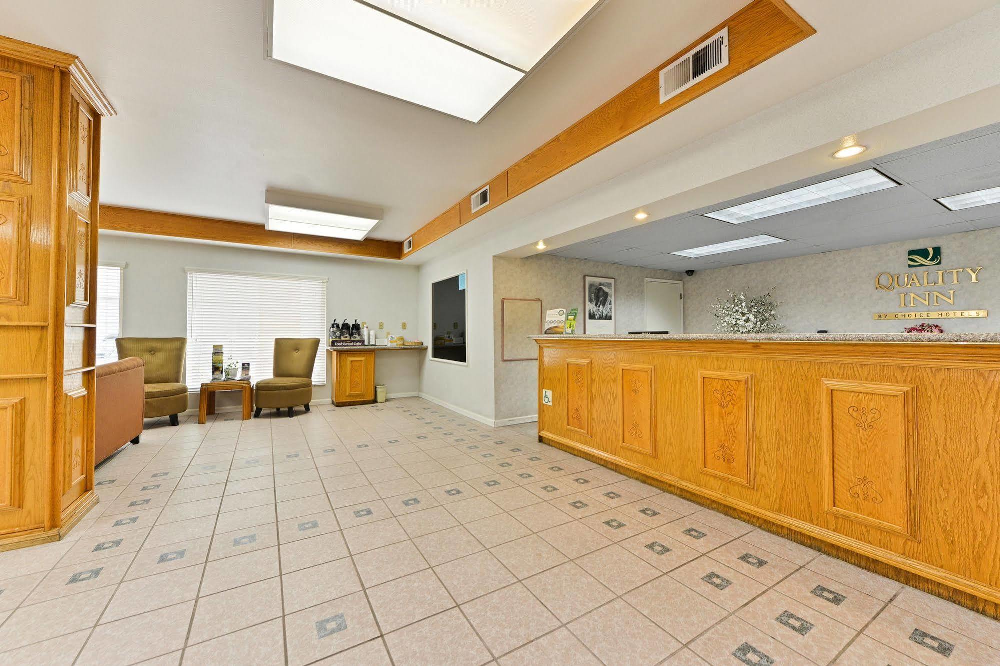 Quality Inn Fresno Near University מראה חיצוני תמונה