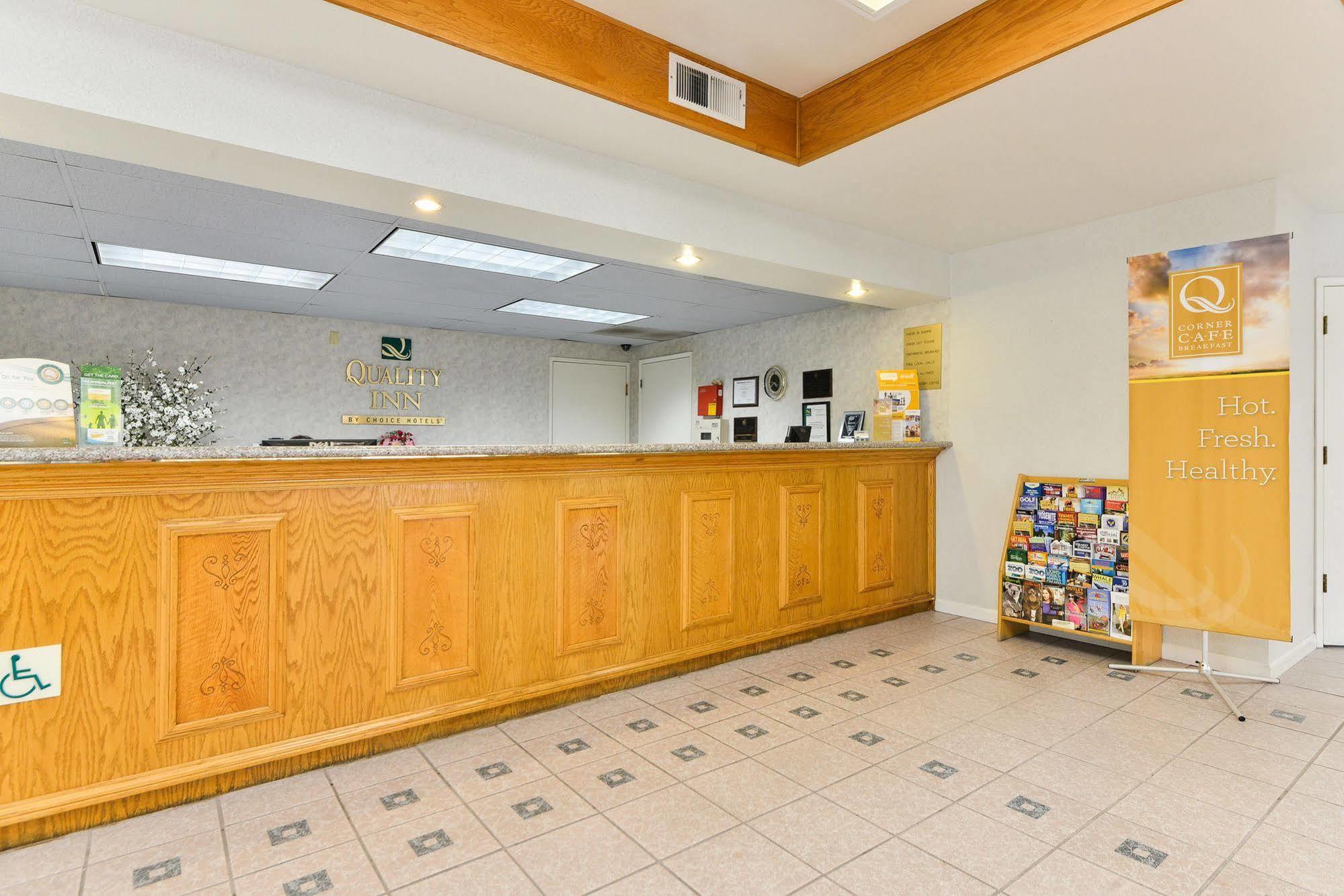 Quality Inn Fresno Near University מראה חיצוני תמונה