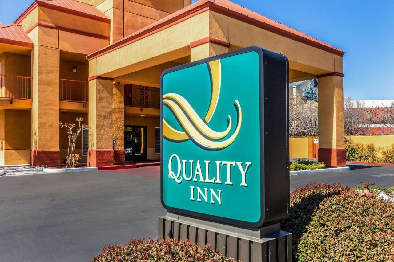 Quality Inn Fresno Near University מראה חיצוני תמונה