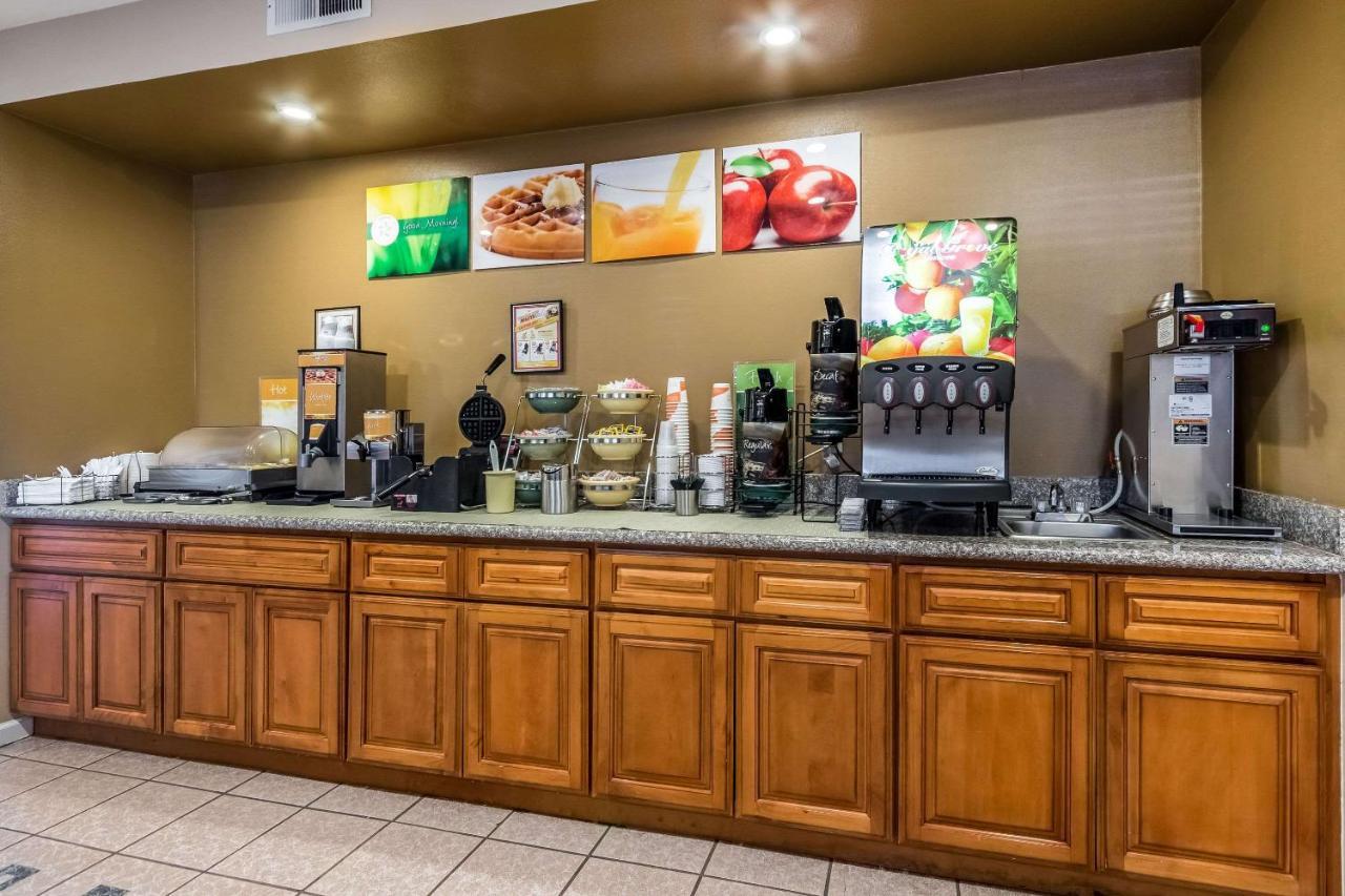 Quality Inn Fresno Near University מראה חיצוני תמונה