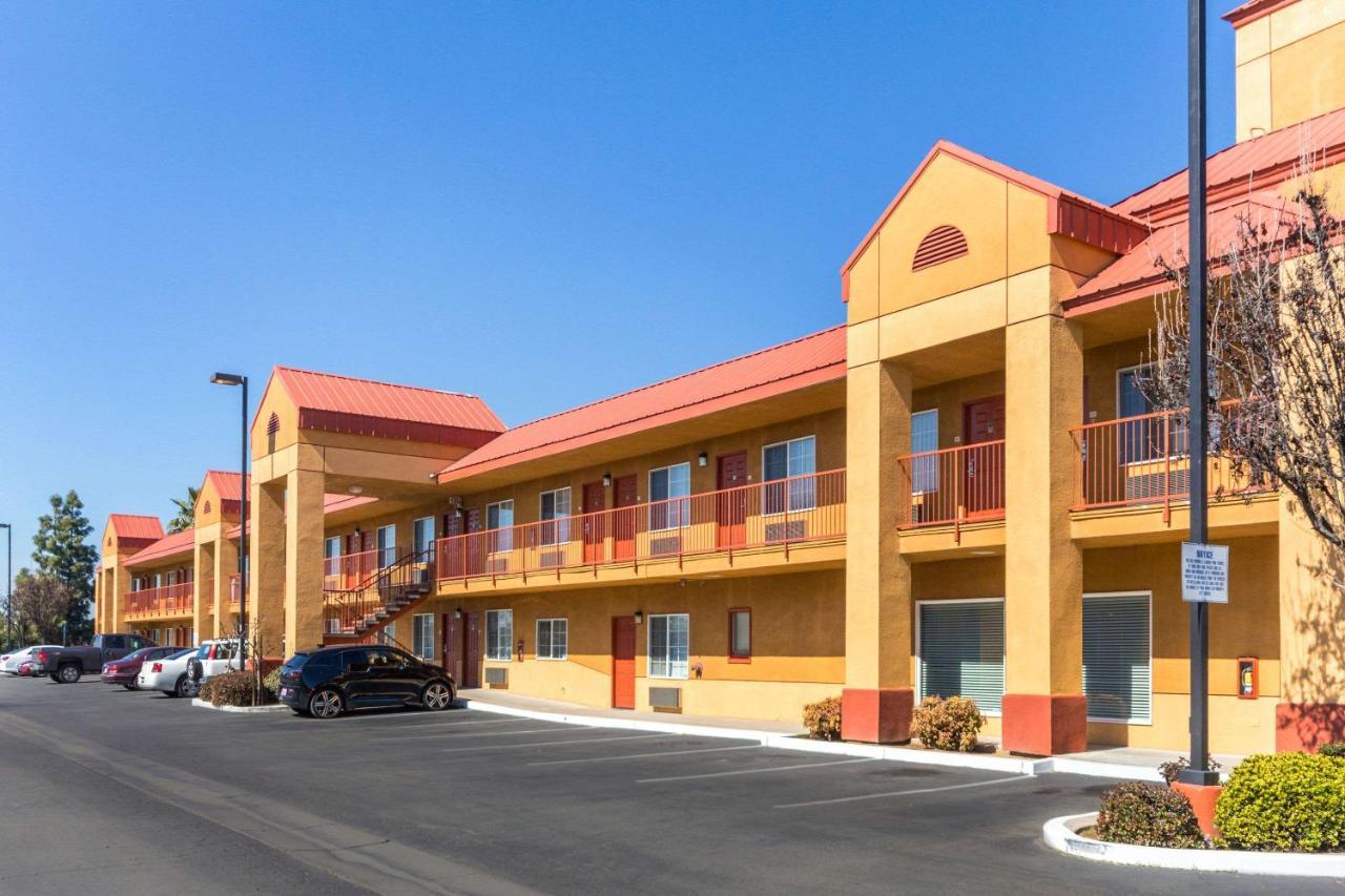 Quality Inn Fresno Near University מראה חיצוני תמונה