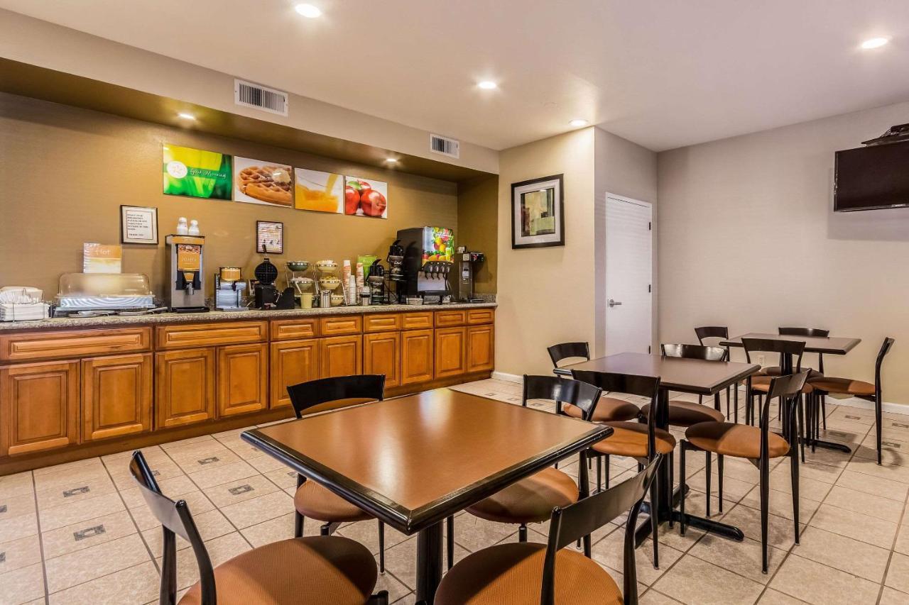 Quality Inn Fresno Near University מראה חיצוני תמונה