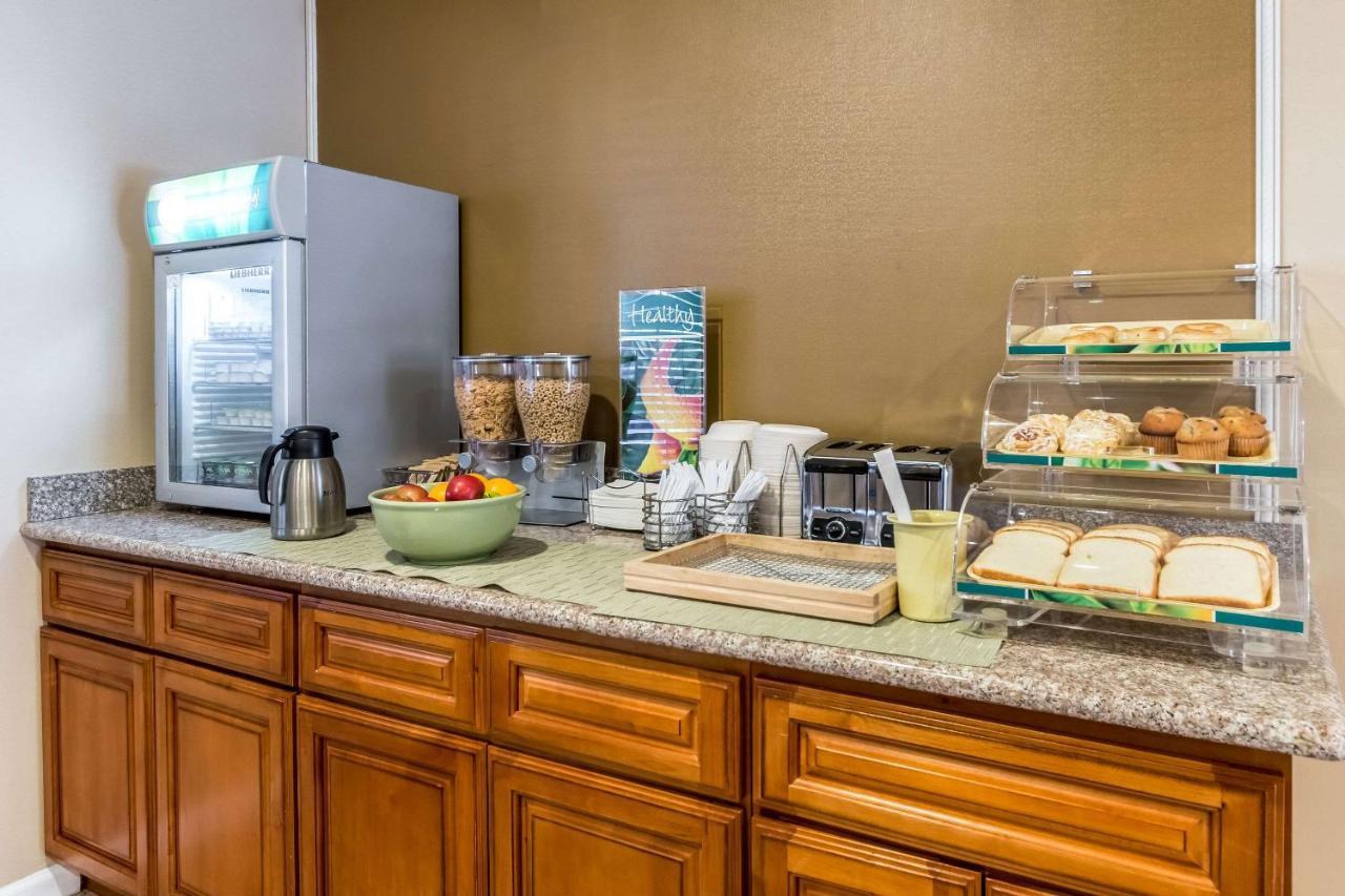 Quality Inn Fresno Near University מראה חיצוני תמונה
